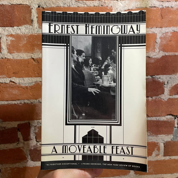 A Moveable Feast - Ernest Hemingway - 1996 Simon & Schuster Paperback