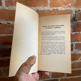 Bill, the Galactic Hero - Harry Harrison - 1979 Avon Books Paperback - McMacken Cover