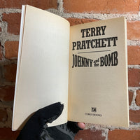 Johnny and the Bomb - Terry Pratchett - 1997 Corgi Books Paperback