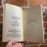 Raise High the Roof Beam, Carpenters and Seymour - J.D. Salinger - 1981 Bantam Books Paperback