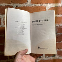 House of Suns - Alastair Reynolds 2010 Berkley Paperback - Chris Moore Cover