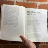 Alternate Worlds - The Illustrated History of Science Fiction - James Gunn - 1975 A&W Visual Library Softcover