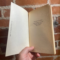 Raise High the Roof Beam, Carpenters and Seymour - J.D. Salinger - 1981 Bantam Books Paperback