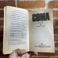 Coma - Robin Cook - 1977 Signet Books Paperback - Paul Bacon Cover