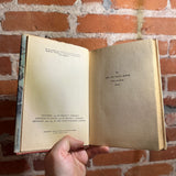 Escape the Night - Mignon G. Eberhart - 1944 Grosset & Dunlap Hardback