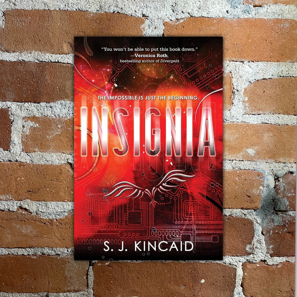 Insignia - S.J. Kincaid - 2013 Paperback