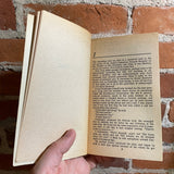 The Fools In Town Are On Our Side - Ross Thomas - 1972 Avon Books Paperback