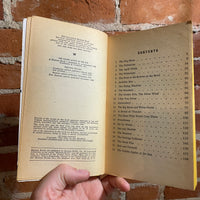 The Golden Apples of the Sun - Ray Bradbury - 1961 Bantam Books Paperback