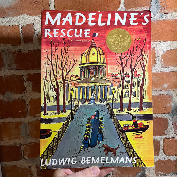 Madeline’s Rescue - Ludwig Bemelmans - 2000 Puffin Books Oversized Softcover