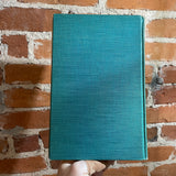 Russian Architecture: Trends in Nationalism and Modernism - Arthur Voyce - Hardback