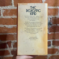 Holding Wonder - Zenna Henderson - 1972 Avon Books Paperback
