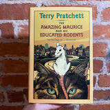 The Amazing Maurice and his Educated Rodents - Terry Pratchett - 2001 Macmillan Hardback - Chris Gall Cover