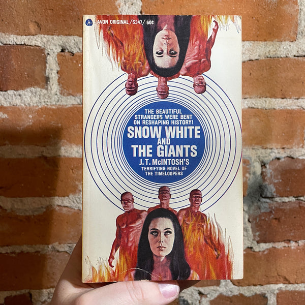 Snow White and the Giants 1 J.T. McIntosh - 1968 1st Avon Books Paperback - Carl Cassler Cover