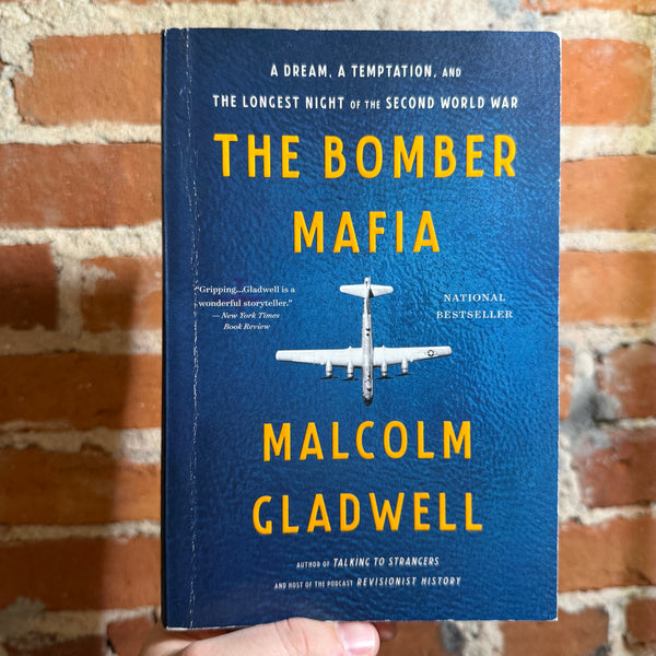 The Bomber Mafia - Malcolm Gladwell - 2022 Back Bay Books Paperback