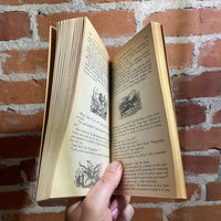 Alice’s Adventures in Wonderland - Lewis Carroll - 1960 Illustrated Signet Books Paperback