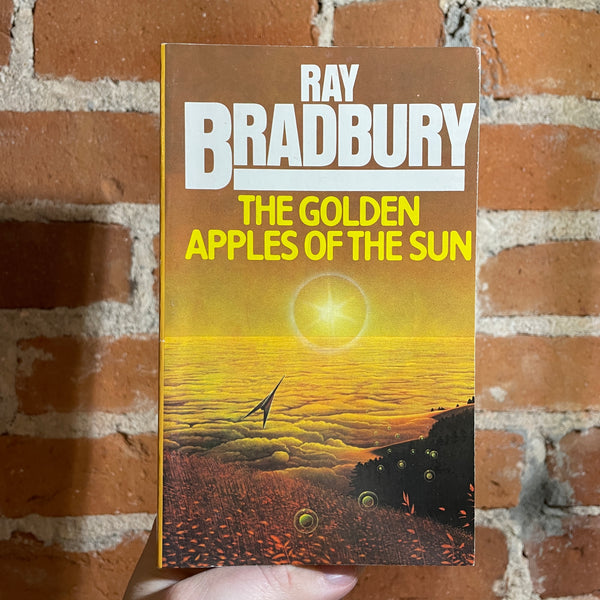 The Golden Apples of the Sun - Ray Bradbury - 1984 Panther Books Paperback - Peter Goodfellow Cover