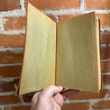 Emerson’s Essays - Ralph Waldo Emerson - The Companion Books Hurst & Company Softcover