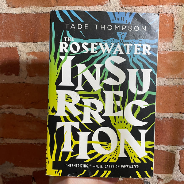 The Rosewater Insurrection - Tade Thompson - 2019 Orbit Paperback