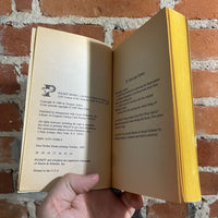 The Restaurant at the End of the Universe - Douglas Adams - 1982 Pocket Books Paperback
