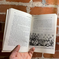 Black Diamond: The Story of the Negro Baseball Leagues - Patricia C. McKissack & Frederick McKissack, Jr. - 1998 Scholastic Books Paperback