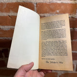 The Healer’s War - Elizabeth Ann Scarborough - 1989 Bantam Books Paperback - Braldt Bralds Cover