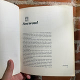 UnderCover: An Illustrated History of American Mass Market Paperbacks - Thomas L. Bonn - 1982 Penguin Books Softcover