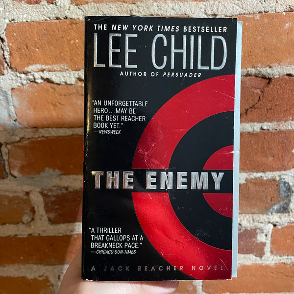 The Enemy (Jack Reacher #8) - Lee Child - 2004 Dell Books Paperback - Aenee Kim Cover
