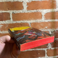 The Guns of Avalon - Roger Zelazny - 1974 Avon Books Paperback
