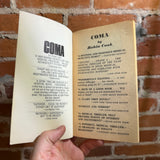 Coma - Robin Cook - 1977 1st Signet Books Paperback - Paul Bacon Cover
