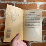 The Watchers: The Secret Design Behind UFO Abduction - Raymond E. Fowler - 1991 Bantam Books Paperback