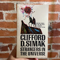 Strangers in the Universe - Clifford D. Simak - 1968 5th Medallion Books Paperback