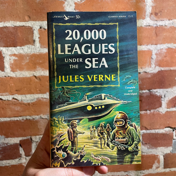 Twenty Thousand Leagues Under the Sea - Jules Verne - 1963 Airmont Books Paperback