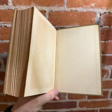 A Christmas Carol - Charles Dickens - 1927 Illustrated The Saalfield Publishing Company Hardback