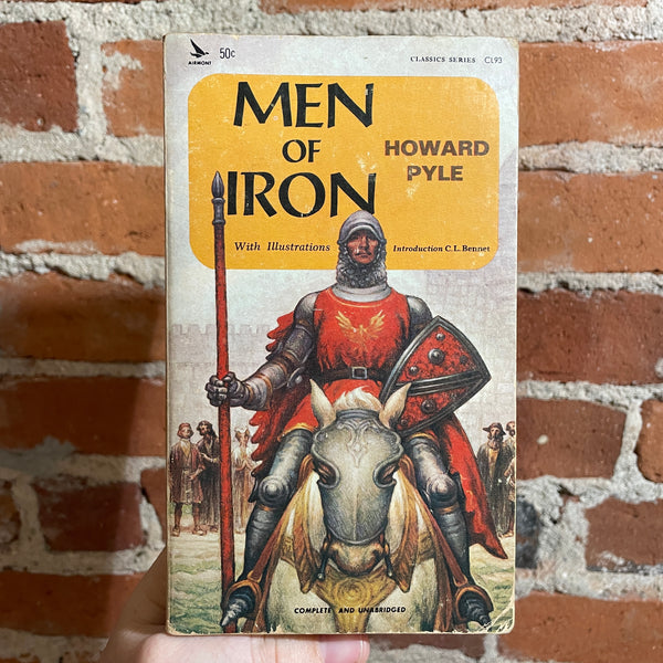 Men of Iron - Howard Pyle - 1965 Airmont Books Paperback