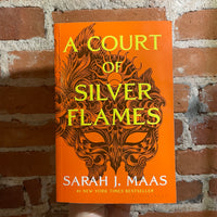 A Court of Silver Flames - Sarah J. Maas - Paperback