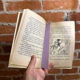 Elves Don’t Wear Hard Hats - The Adventures of the Bailey Kids - Debbie Dadey & Marcia Thornton Jones - 1995 Scholastic Trade Paperback