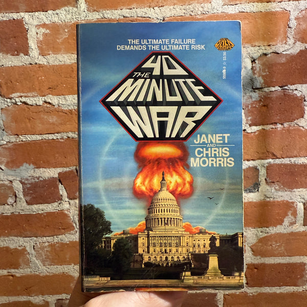 The 40-Minute War - Janes and Chris Morris - 1985 Baen Books Paperback - David Mattingly Cover
