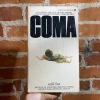 Coma - Robin Cook - 1977 Signet Books Paperback - Paul Bacon Cover