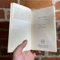 The Tides: Pulse of the Earth - Edward P. Clancy - 1969 Anchor Books Paperback