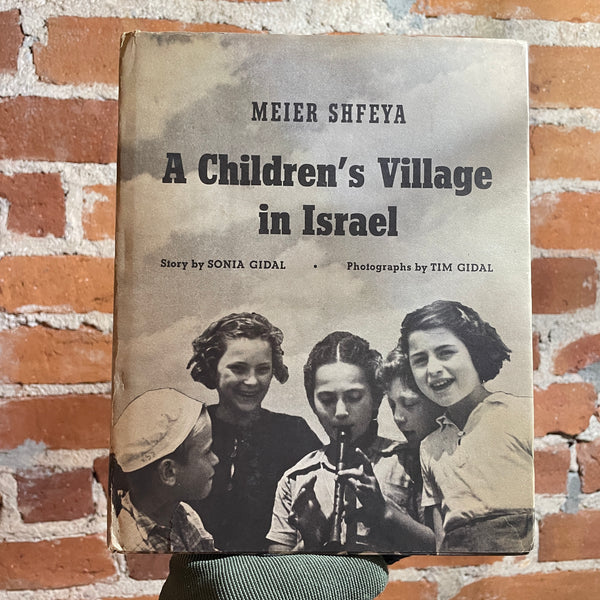 A Children’s Village in Israel - Meier Shfeya - 1950 Behrman House Inc. Hardback