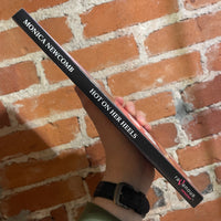 Hot On Her Heels - Monica Newcomb - Ravenous Romance Paperback