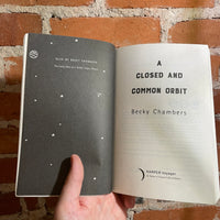 A Closed and Common Orbit - Becky Chambers - 2016 Harper Voyager Paperback