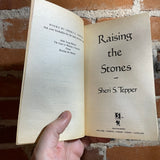 Raising the Stones - Sheri S. Tepper - Paperback - Alan Ayers Cover