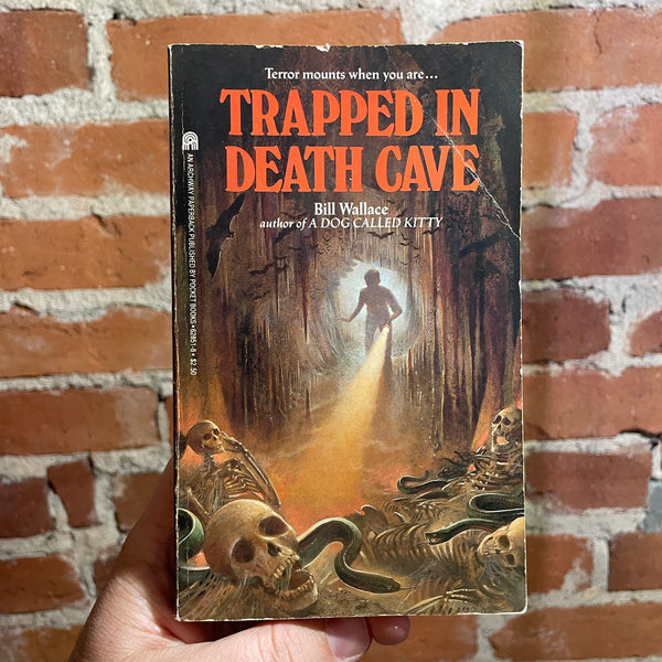 Trapped in Death Cave - Bill Wallace - 1985 Archway Paperback - Martin Hoffman Cover