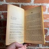 The Door Into Summer - Robert A. Heinlein - 1957 Signet Books Paperback - Gene Szafran Cover