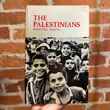 The Palestinians Selected Essays - Hatem I. Hussani - Palestinian Information Office Trade Paperback