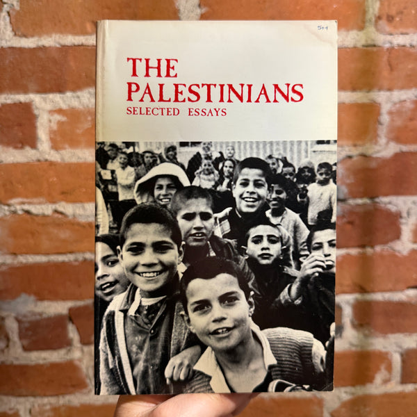 The Palestinians Selected Essays - Hatem I. Hussani - Palestinian Information Office Trade Paperback