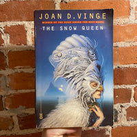 The Snow Queen - Joan D. Vinge - 2001 Warner Books Paperback - Michael Whelan Cover