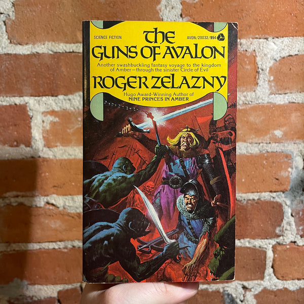 The Guns of Avalon - Roger Zelazny - 1974 Avon Books Paperback