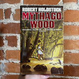 Mythago Wood - Robert Holdstock- 1986 Grafton Books Paperback
